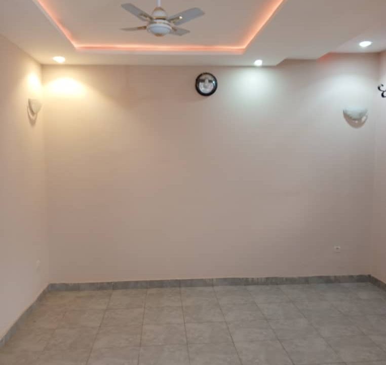 appart chambre salon zanguera - togolocation (4)